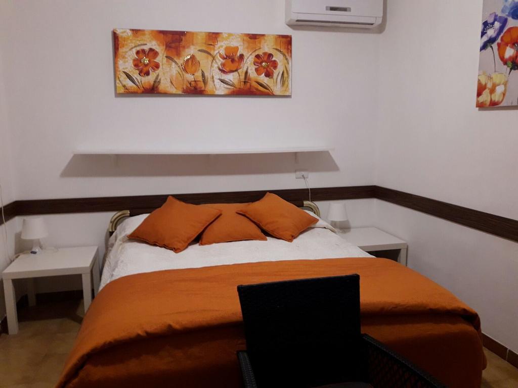 Albergo Ollolai ชิวิตาเวกเกีย ภายนอก รูปภาพ