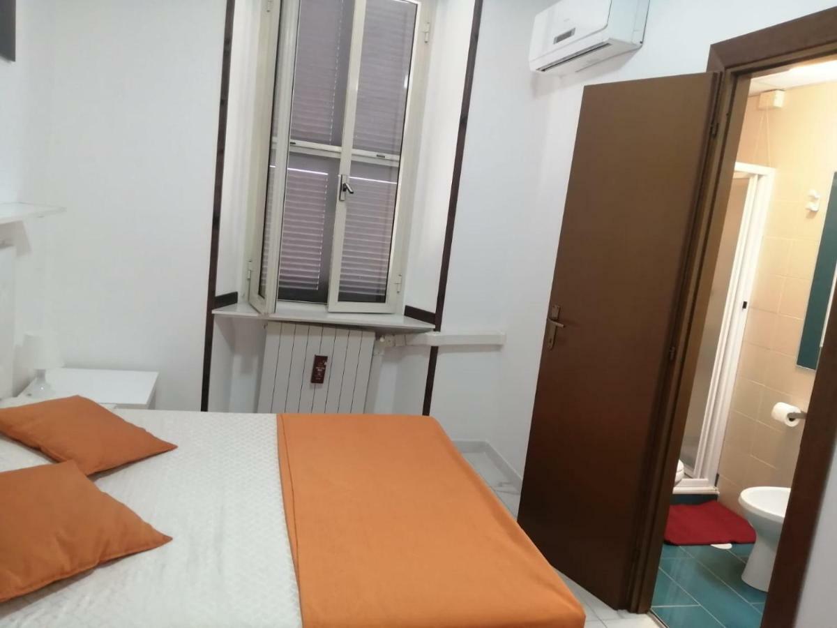 Albergo Ollolai ชิวิตาเวกเกีย ภายนอก รูปภาพ